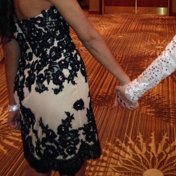 Sherri Hill Black Lace Strapless Dress- Size 2 - Picture 5 of 8